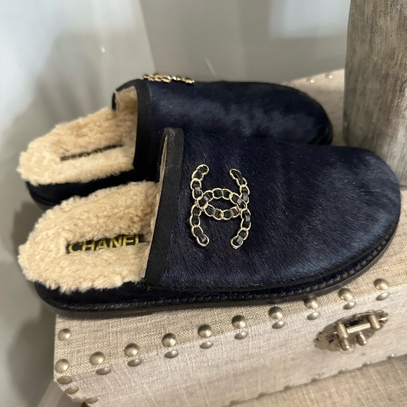 Chanel shoes - Picture 3 of 5